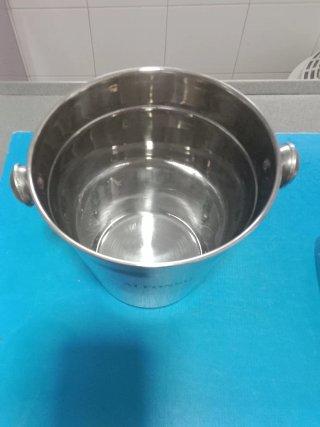 Cubitera Acero Inoxidable con Pinzas Alfonso