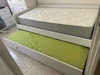 Cama nido blanca con cama supletoria en cajón
