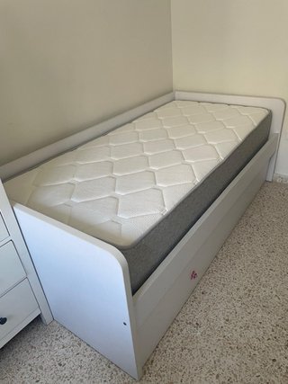 Cama nido blanca con cama supletoria en cajón