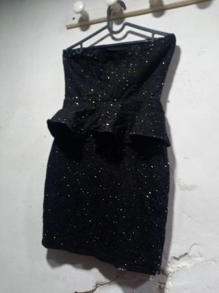 Vestido negro Zara con brillos Talla M