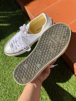 Zapatos bajos Victoria blancos