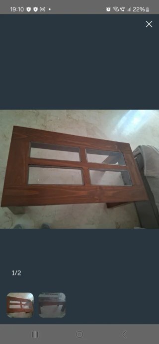 Mesa centro madera, le falta  1 cristal
