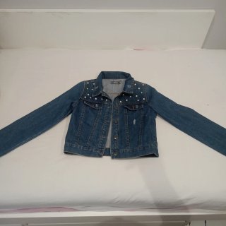 Chaqueta vaquera con perlas