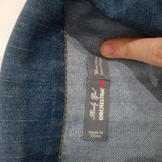 Chaqueta vaquera con perlas