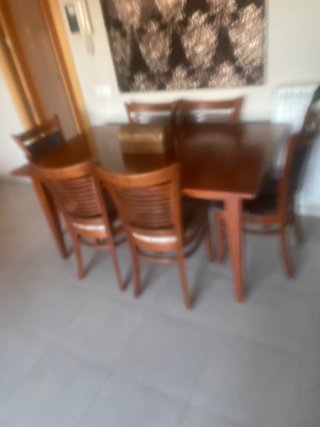 Mesa de comedor de madera + 6 sillas
