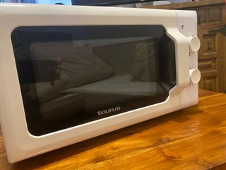 Microondas Taurus blanco