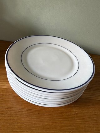 Vajilla Arcopal Blanca con Filo Azul Años 80