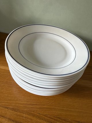 Vajilla Arcopal Blanca con Filo Azul Años 80