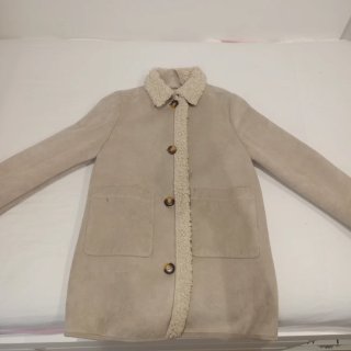Abrigo beige con borreguillo