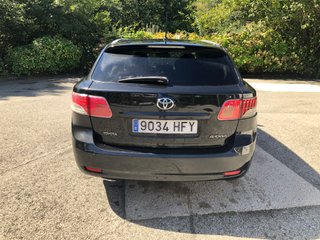 Toyota Avensis 2011