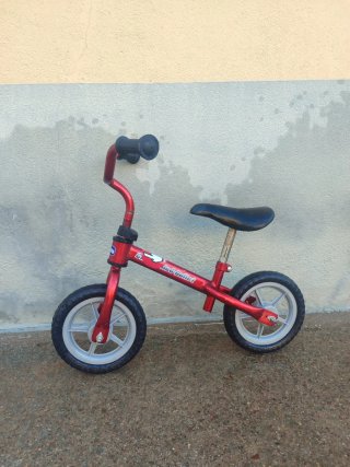 Bicicleta infantil + moto de juguete (regalo)