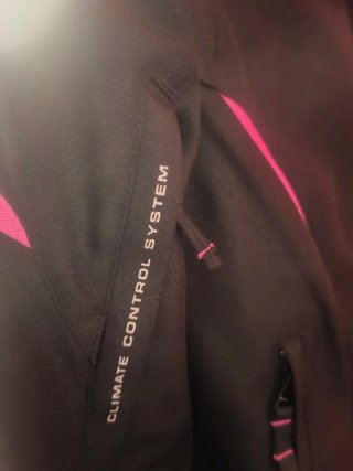 Chaqueta Alpinestars Moto Negra y Rosa