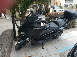 Yamaha TMAX 530 DX Maxi Scooter Negra