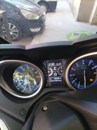 Yamaha TMAX 530 DX Maxi Scooter Negra