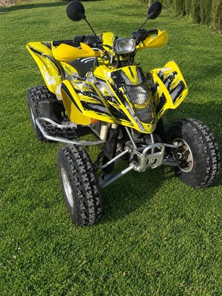 Suzuki LTZ 400