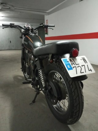 Suzuki GN250 caferacer