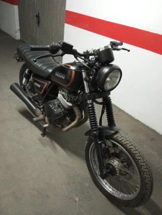 Suzuki GN250 caferacer
