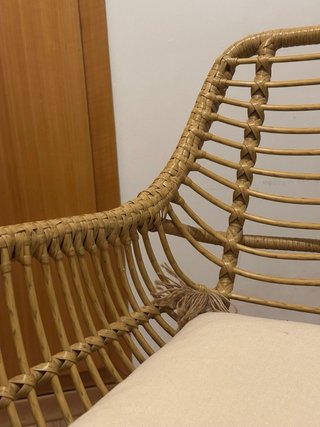 Silla ratán y metal beige