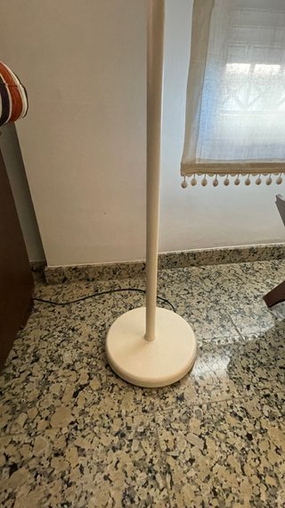Lampara de Pie Articulada Blanca Pantalla Gris