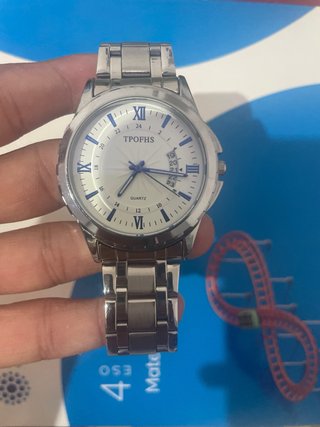 Reloj TPOFHS Plateado con Detalles Azules