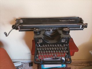 Máquina de escribir Hispano-Olivetti M40