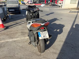 Yamaha XMAX 300 Gris