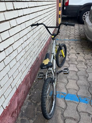 Bicicleta BMX plateada ¡OFERTA! Hoy 10 SOLO FINDE