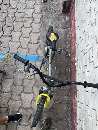 Bicicleta BMX plateada ¡OFERTA! Hoy 10 SOLO FINDE