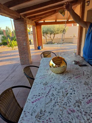 2 Lámparas Colgantes Doradas