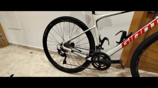 Bicicleta Gravel Giant Blanca
