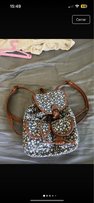 Mochila floral azul y blanco
