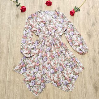 Vestido floral falda asimétrica