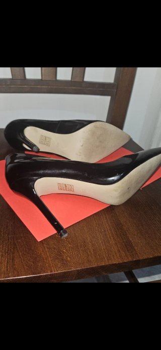 Décolleté Guess vernice nere