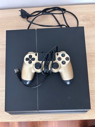 PS4 (PlayStation 4) + Mando Dorado