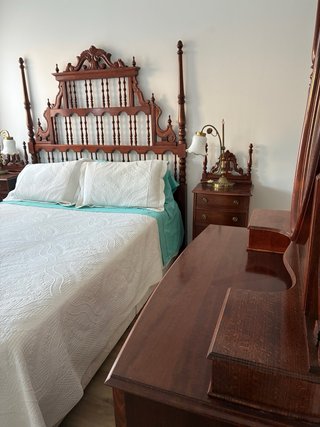Dormitorio completo madera maciza tallada
