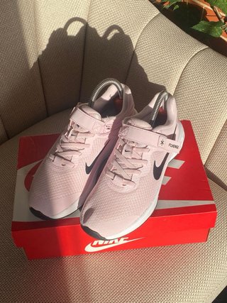Zapatos Nike Rosados con Cierre Flyease