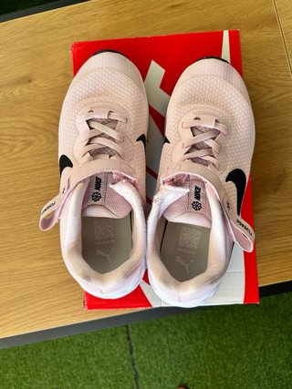 Zapatos Nike Rosados con Cierre Flyease