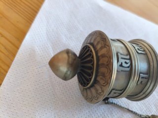 Rueda de oración tibetano de metal