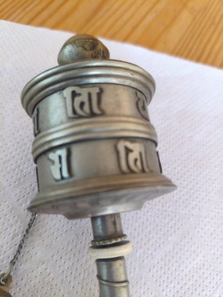 Rueda de oración tibetano de metal
