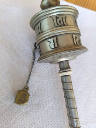 Rueda de oración tibetano de metal