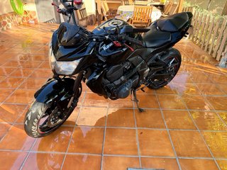 Kawasaki Z750 Negra