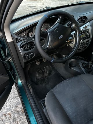 Ford Focus 2001 gasolina | 121.000 km | ITV al día