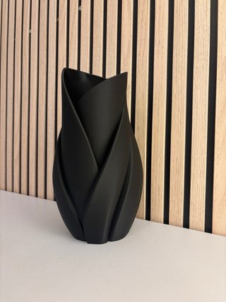 Jarrón Negro Minimalista