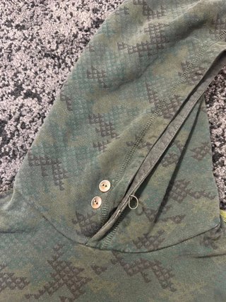 Sudadera Armani Jeans camuflaje verde logo mangas