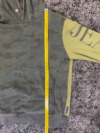 Sudadera Armani Jeans camuflaje verde logo mangas