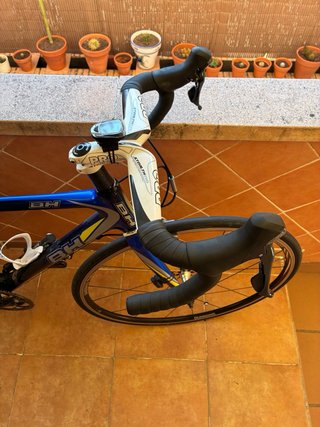Bicicleta de carretera BH de carbono mejorada