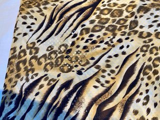 Camiseta vestir LEGEND animal print con brillos