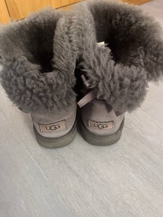 Botas UGG grises originales con lazo