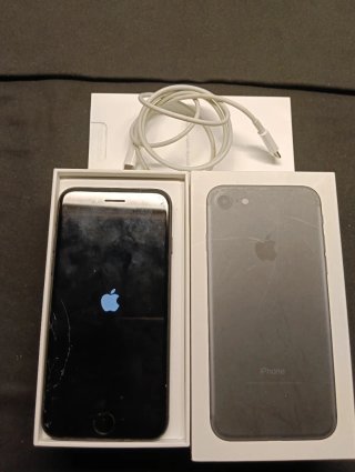 iPhone 7 32GB Negro con Caja y Cargador