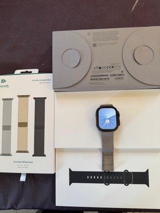 Apple Watch Ultra 2 con 4 Correas
